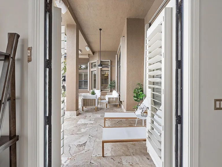 10771 Versailles Blvd — Photo 34