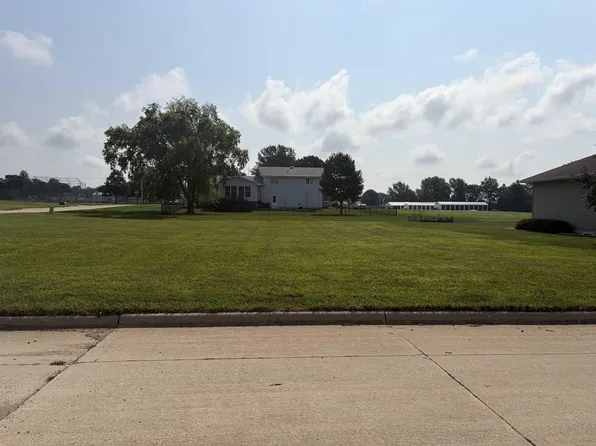 700 Van Buren St, Shiloh, IA 50680