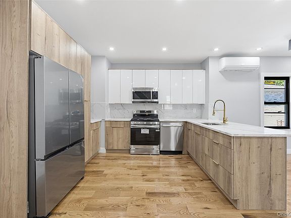 4th image of 112-38 212th Street