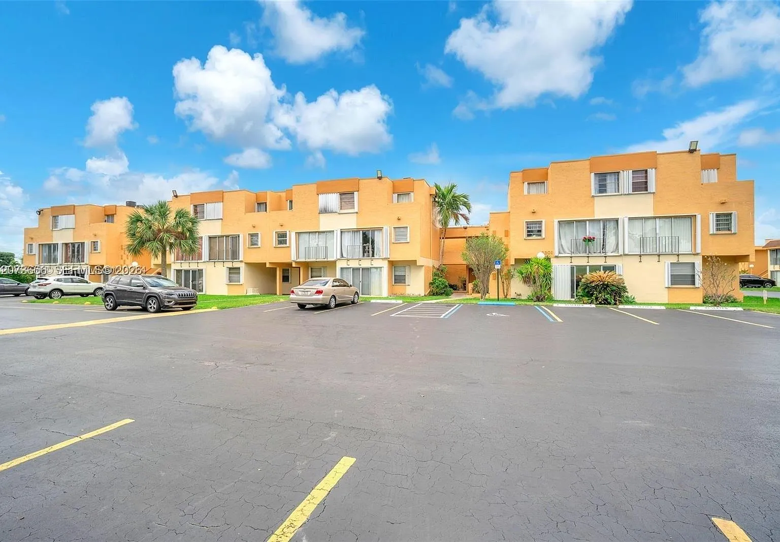 South Winds Condo — Photo 2