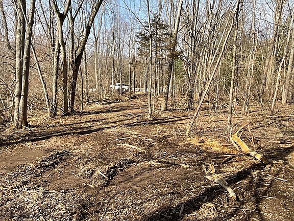 2nd image of E2 70th St
