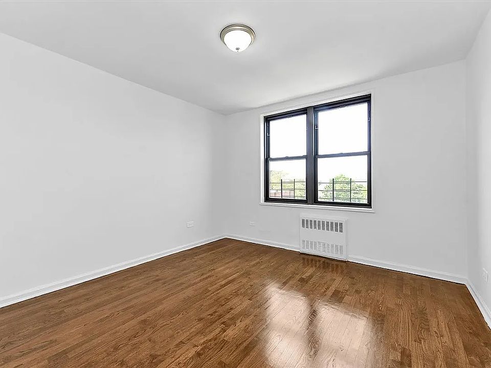 1st image of 1040 Neilson St APT 4N