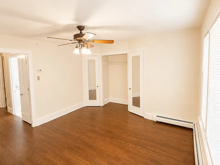 519 N Saint George St — Photo 13