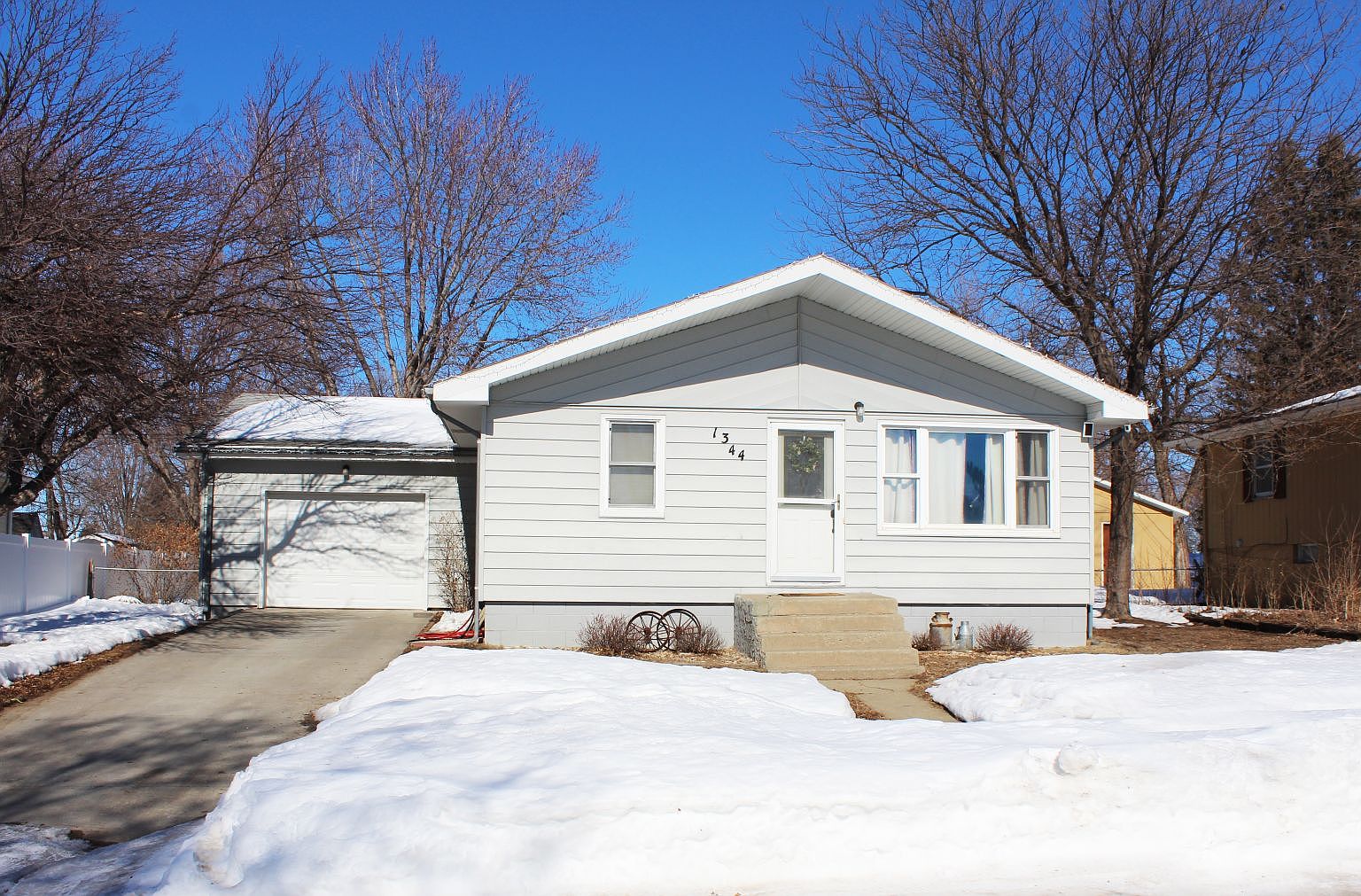 1344 E 1st St, Ainsworth, NE 69210 MLS 11153493 Zillow