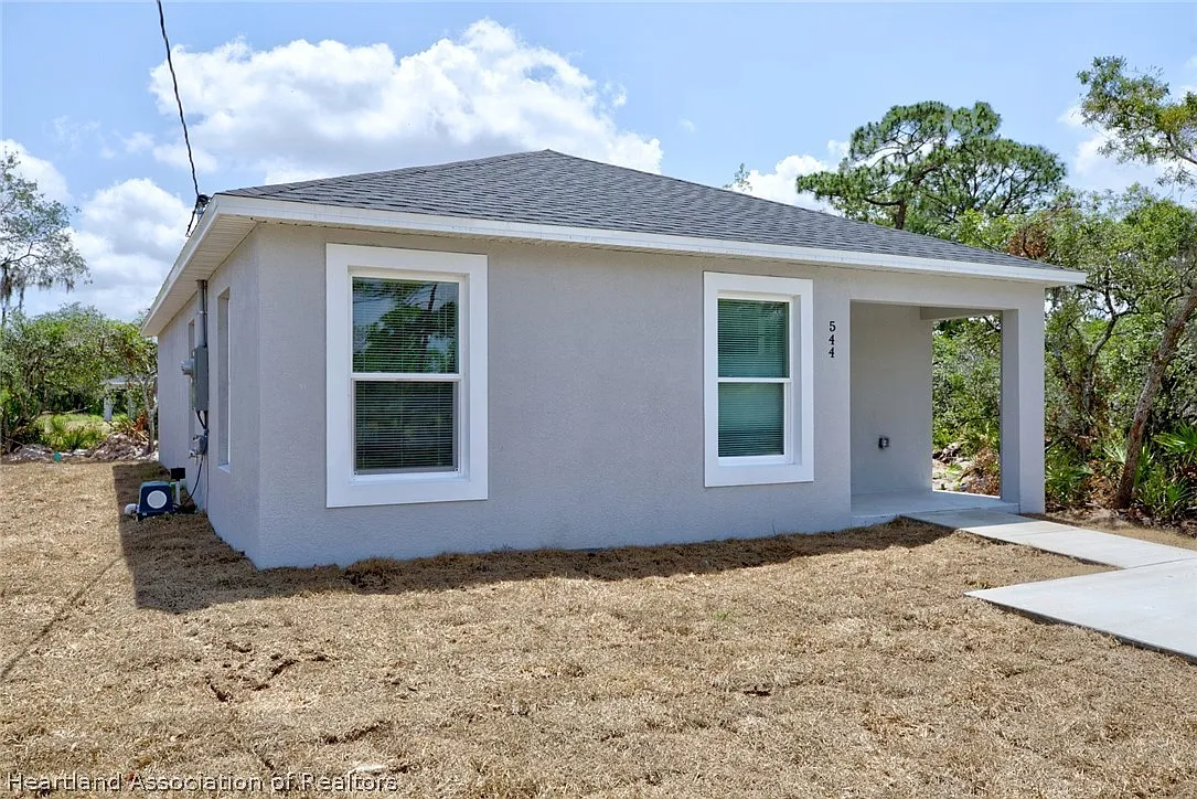 3 bed, 2.0 bath, 1025 sqft, $1,650 — Photo 1