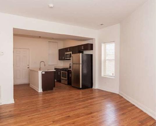 2nd image of 4042 N Milwaukee Ave #3