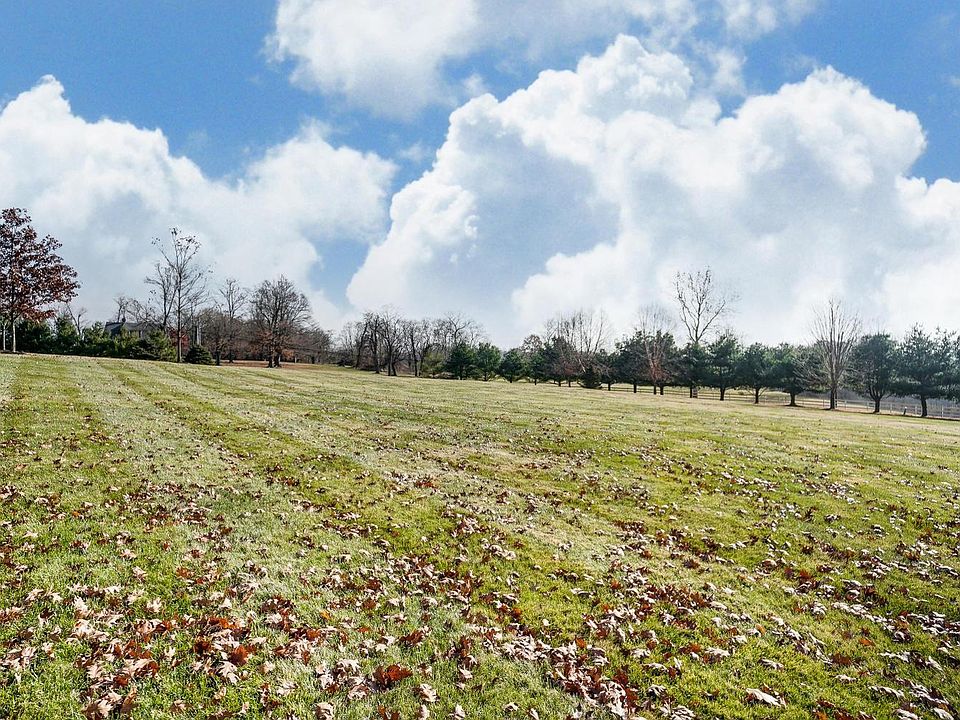 1st image of 11 Granview Xing