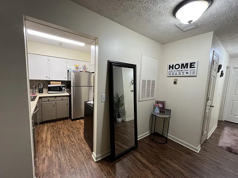 1808 State St #305 — Photo 5