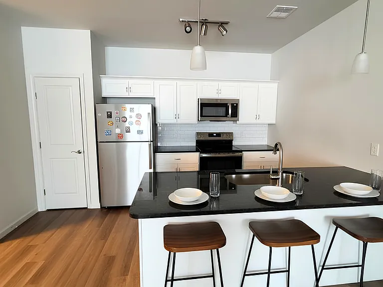 419 Apartments — Photo 44
