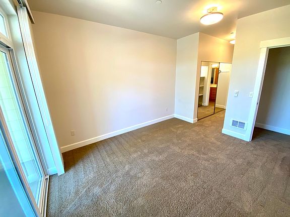2nd bedroom with access to deck