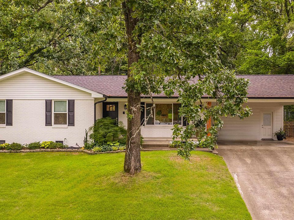 1st image of 21 Pamela Dr