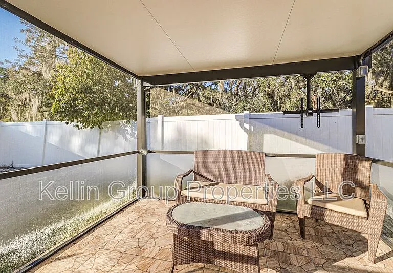 7233 Wakeview Dr — Photo 30