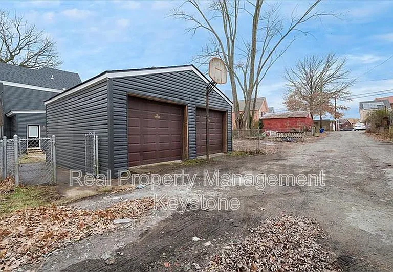 6319 Saint Marie St — Photo 42
