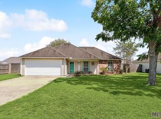 17028 Fox Ridge Dr, Prairieville, LA 70769