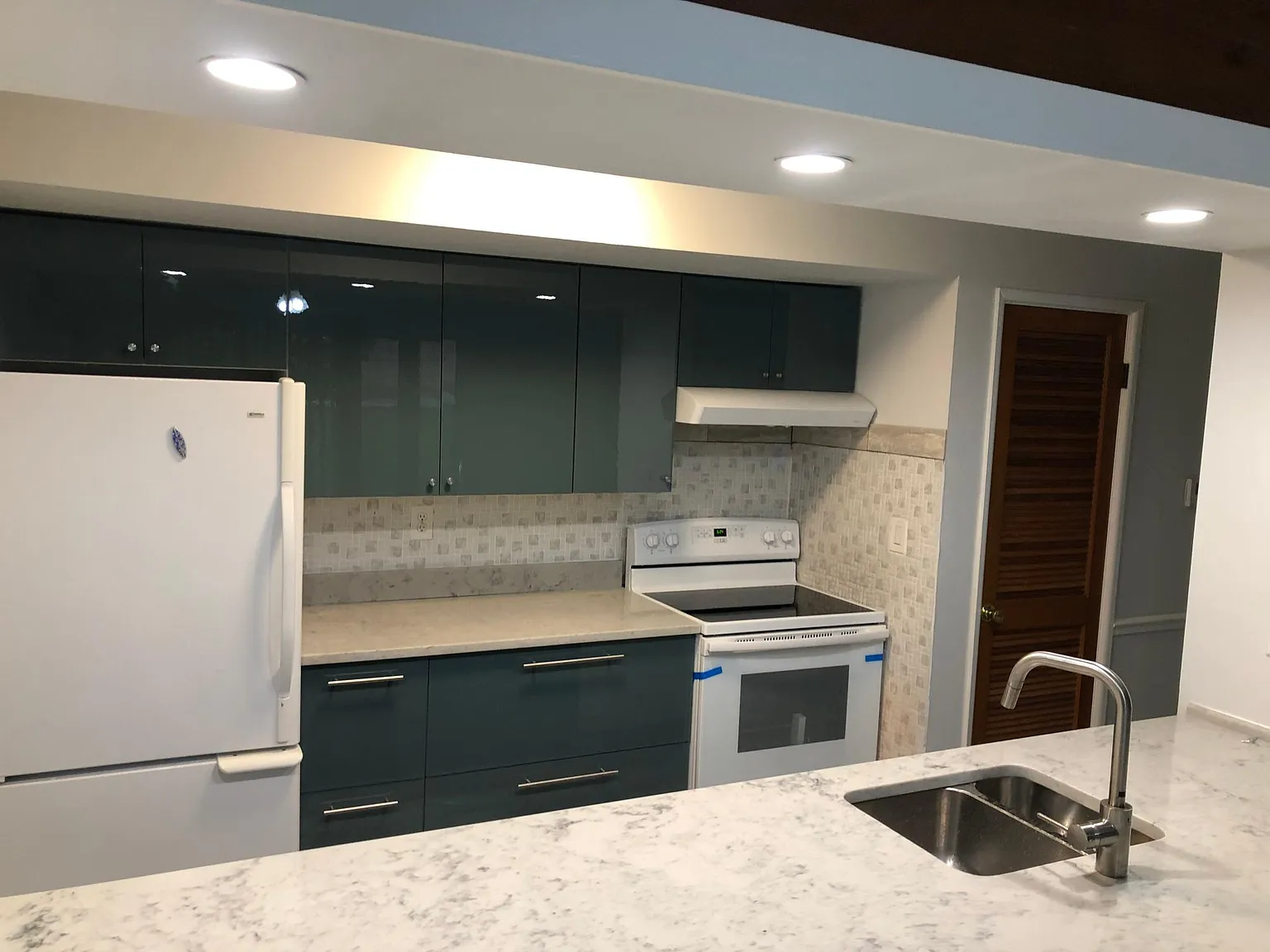 2 bed, 896 sqft, $1,900 — Photo 4
