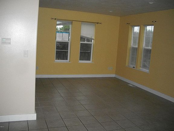 3rd image of 2473 NE 27th Dr