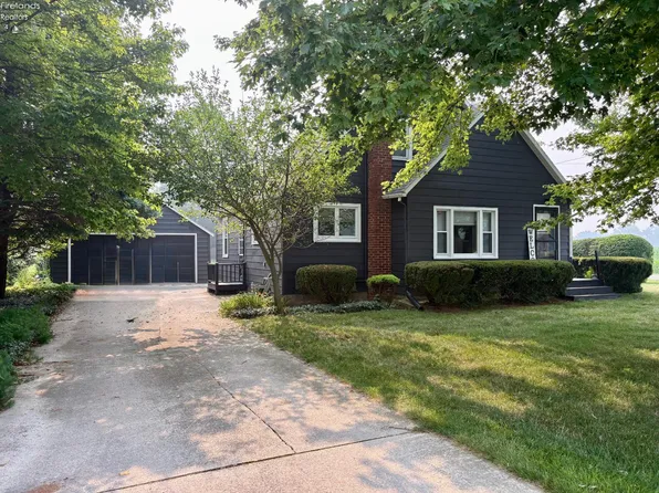 89 S Marion St, Bloomville, OH 44818