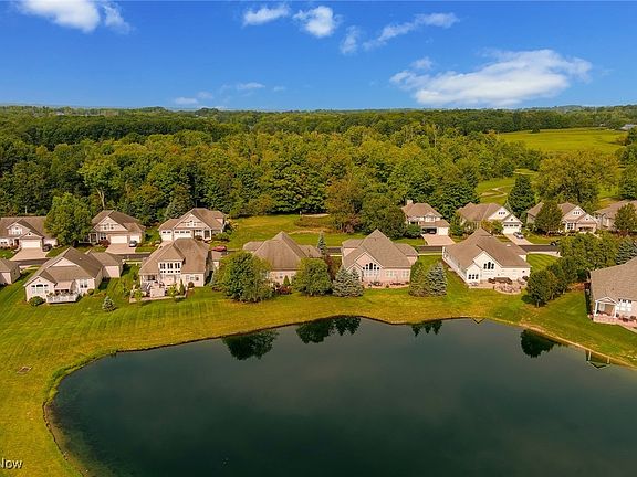 4th image of 431 Saint Andrews Ln