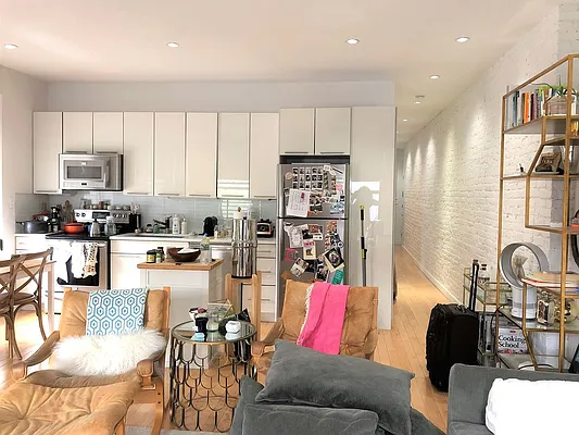 Rented by Dynamik Realty | media 16