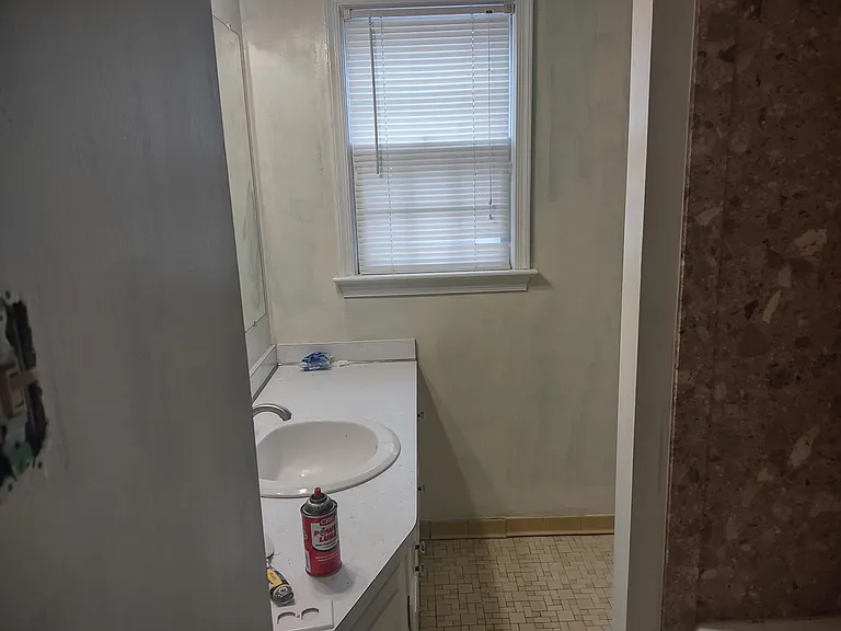 Upstairs Hall Bathroom