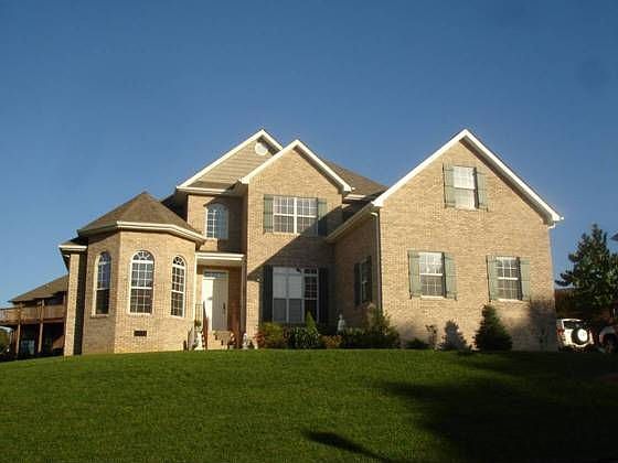 1st image of 207 Lee Carter Dr