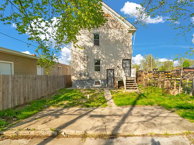 6423 Hazlett St — Photo 37