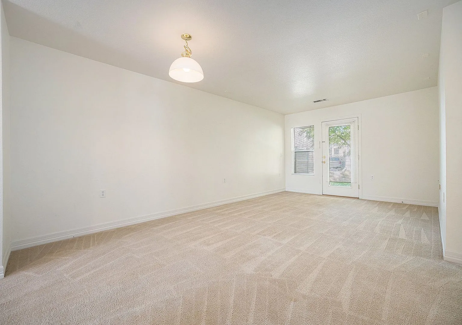 Available October 1st - Close To The Airport And Main Highways! — Photo 3