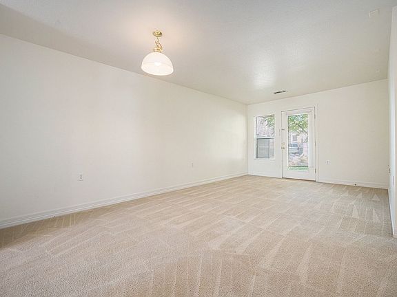 3rd image of 5853 Ceylon St Unit M5853