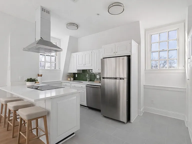 19 Everett St #3 — Photo 2