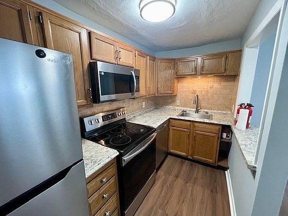5th image of 616 Boston Post Rd E APT 9