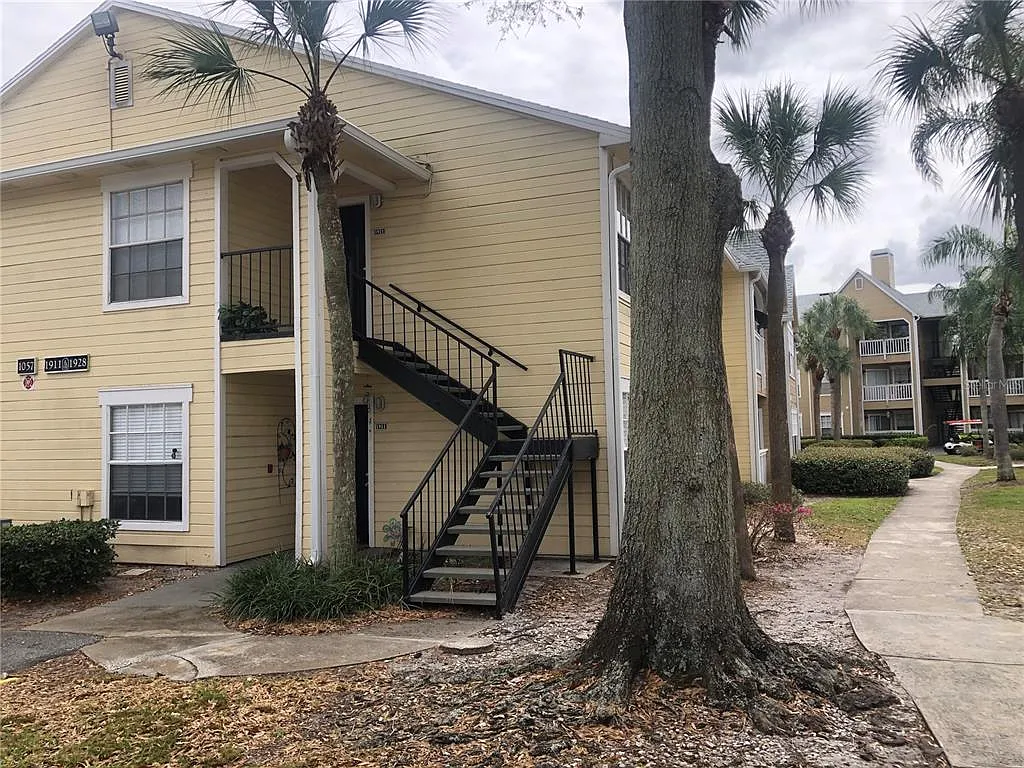 1 bed, 1.0 bath, 627 sqft, $1,300 — Photo 1