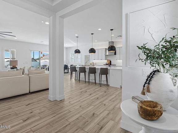 4th image of 1837 E VILLA LINDA Drive