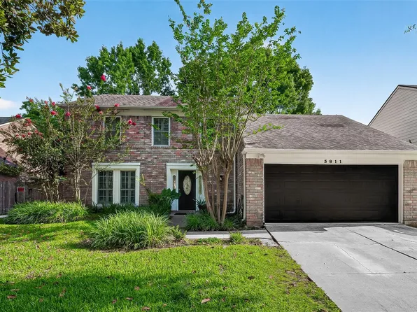 3811 Flintrock Ln, Sugar Land, TX 77479