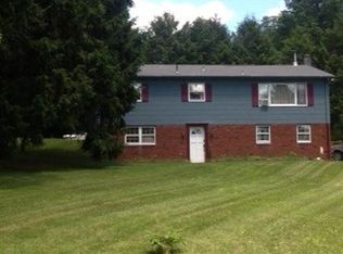 68 Hickory Rd, Highland Lakes, NJ 07422