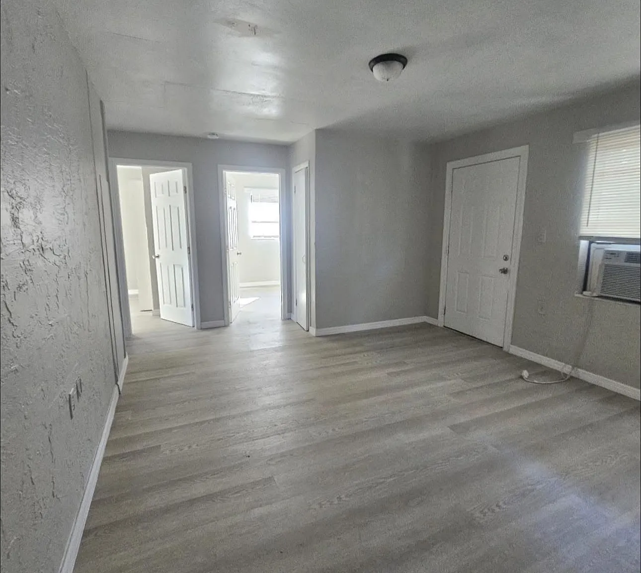 1902 SW 7th Pl — Photo 1