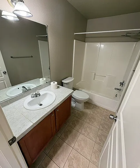 947 Alina Ave SE — Photo 18