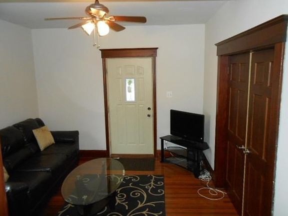 3rd image of 6835 Savannah Ave