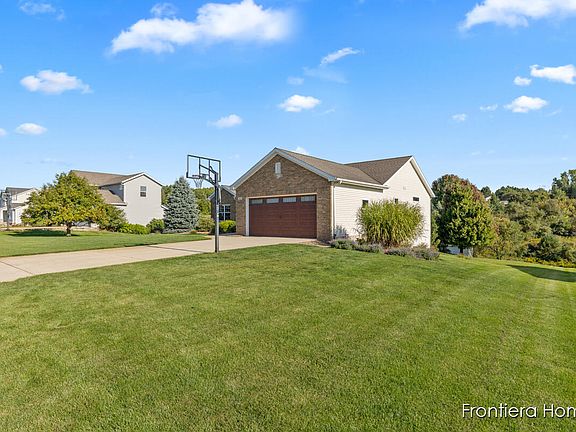 4th image of 311 Indian Bluffs Dr NE