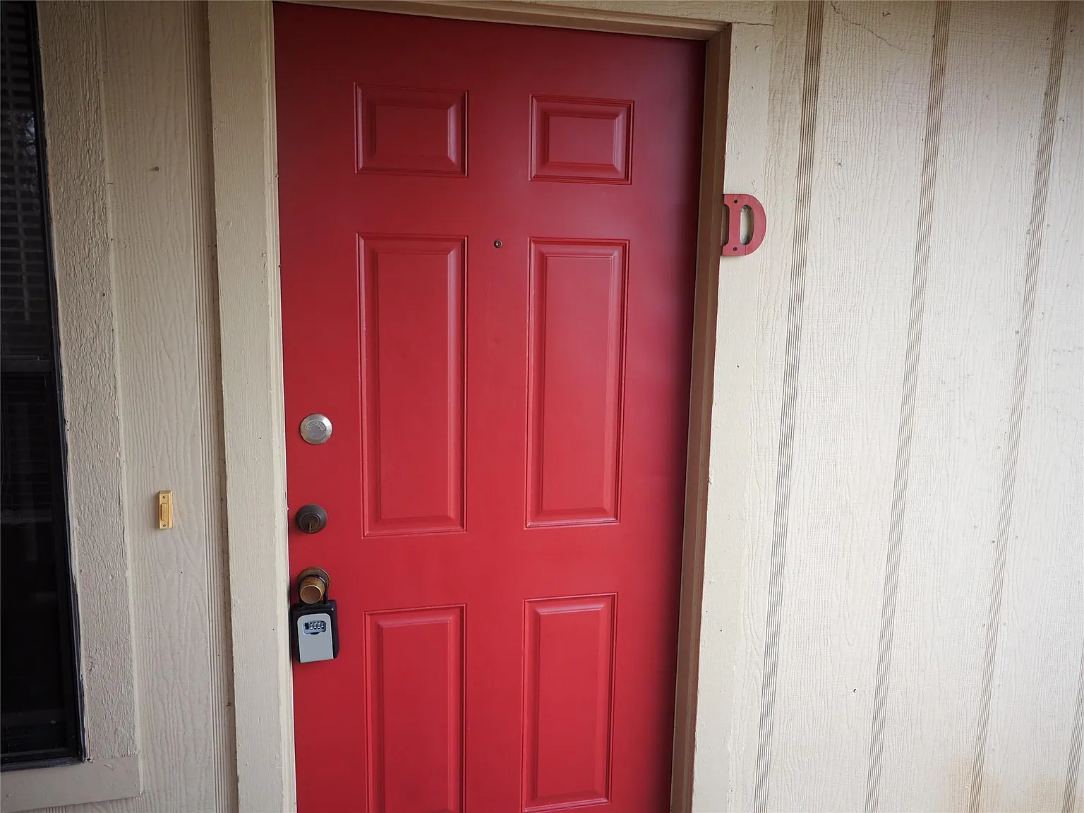 2 bed, 1.0 bath, 2672 sqft, $820 — Photo 2