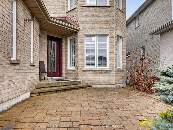 3rd image of 30 Lang Dr