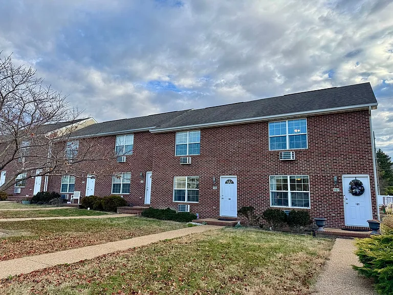 1027 Shenandoah St #102 — Photo 1