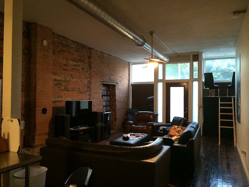 2nd image of 612 W 3rd St #1