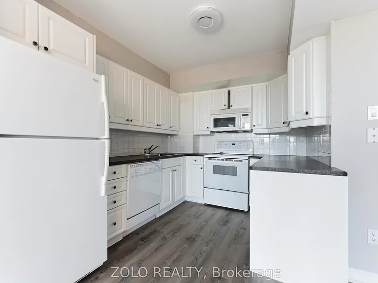 2759 Carousel Cres #501 — Photo 16