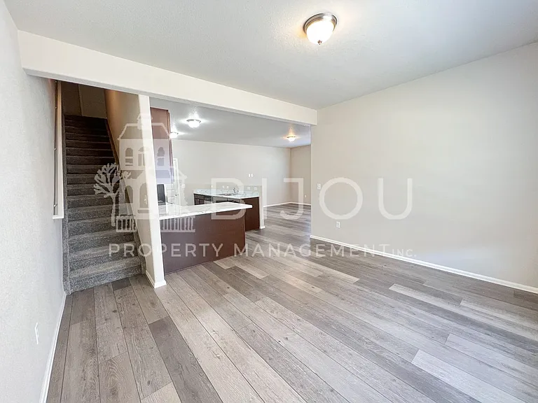 7673 Silver Larch Point — Photo 7