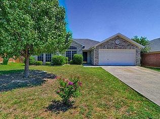 1604 McGarry Ln, Mansfield, TX 76063