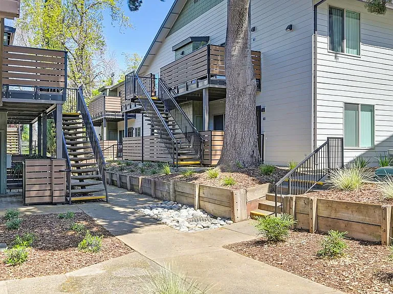 Copperwood — Photo 4