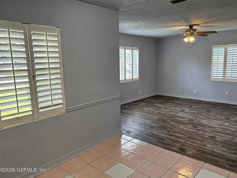 4323 Shirley Ave — Photo 2