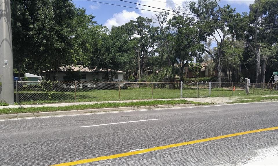 2nd image of 2408 N Himes Ave