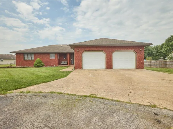 1603 Davis Circle, Mountain Grove, MO 65711