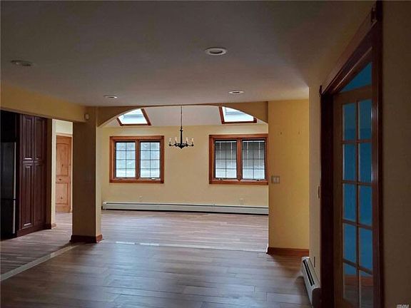 2nd image of 6 Bunker Ln